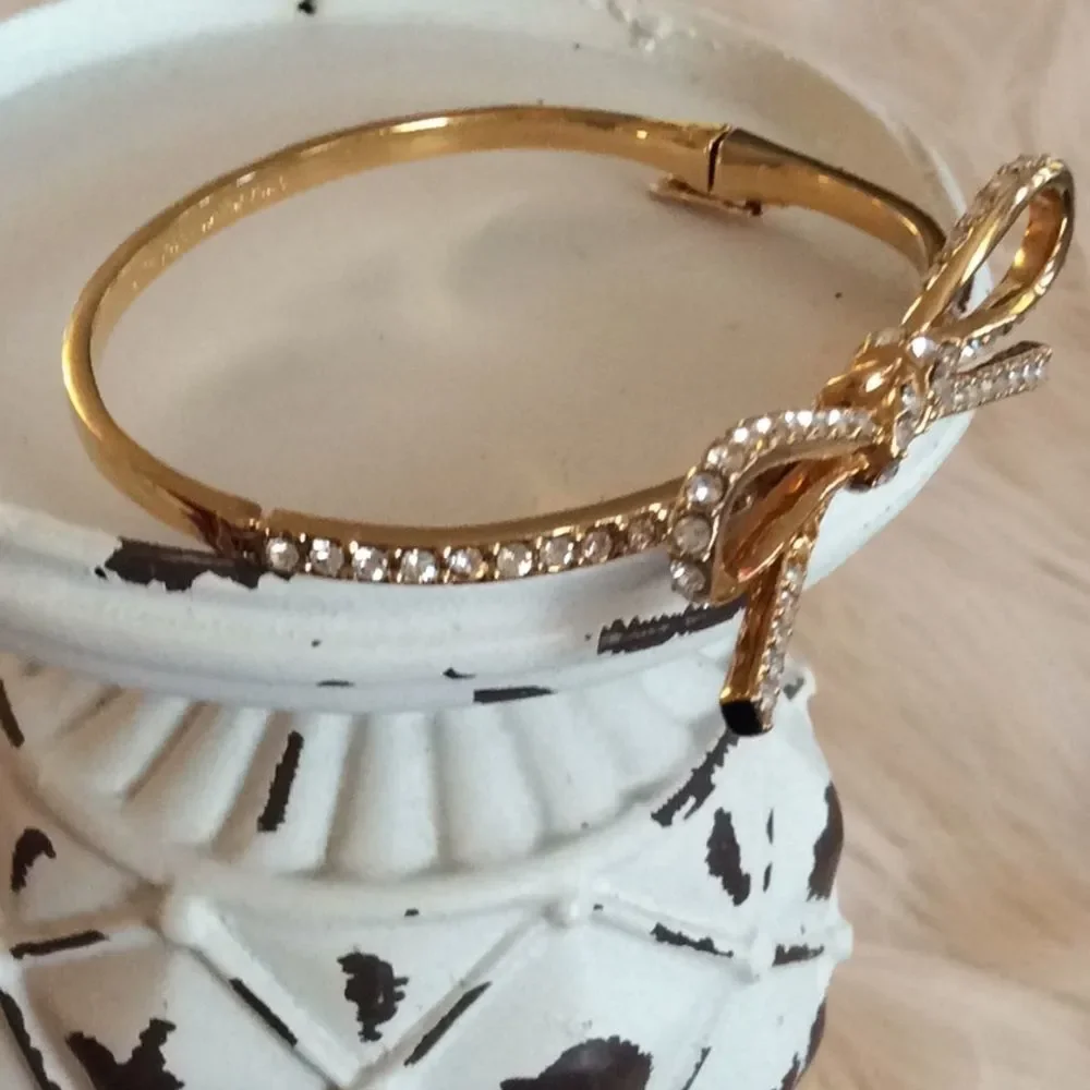 💞KATE SPADE New York 💞bow hinged bungle